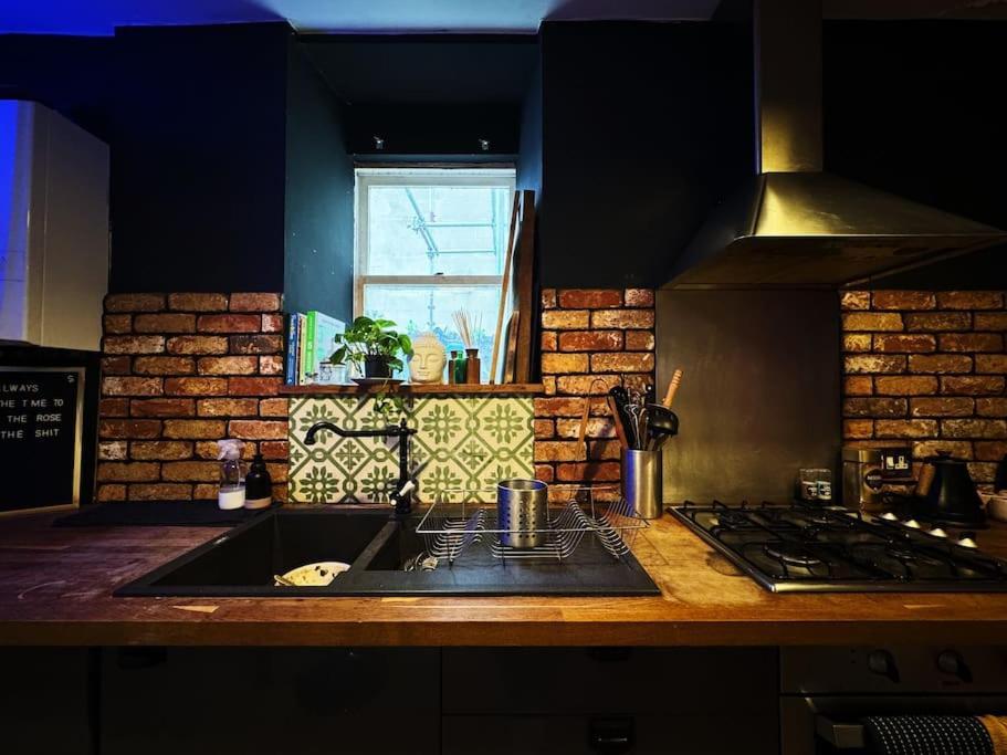 Colourful Great Location! Apartment Bristol