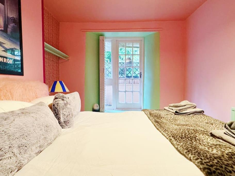 Colourful Great Location! * Bristol
