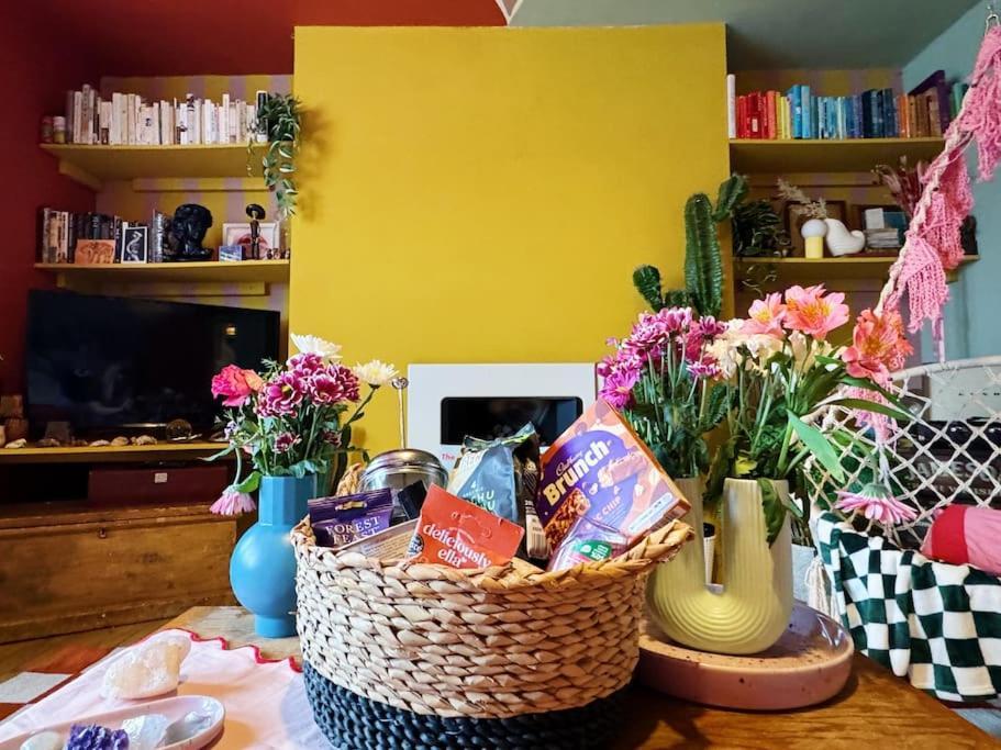 Colourful Great Location! * Bristol