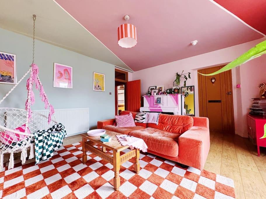 Colourful Great Location! Apartment *