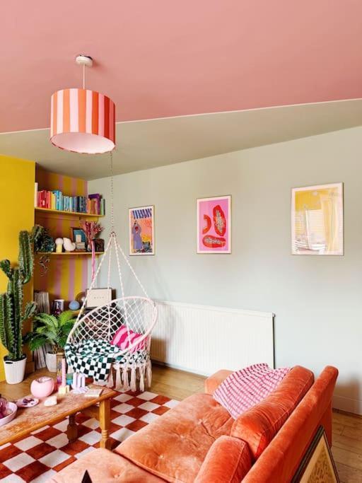 Colourful Great Location!