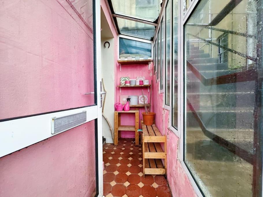 Apartment Colourful Great Location! Bristol