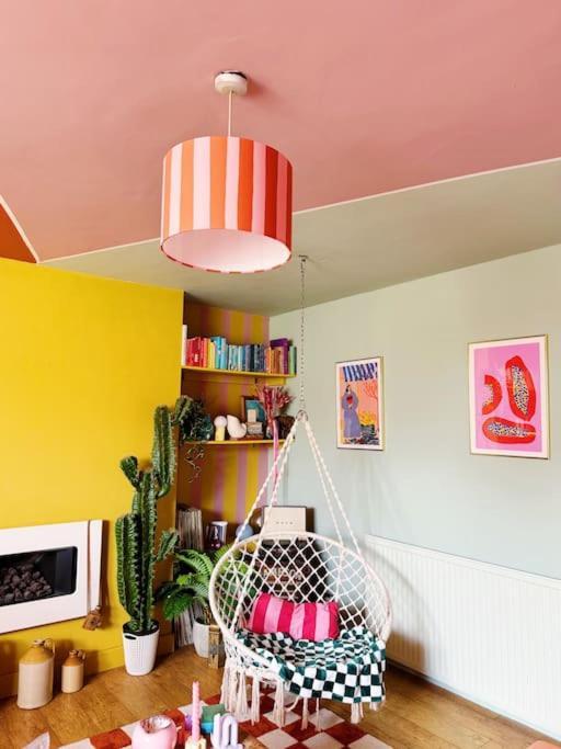 Colourful Great Location! * Bristol